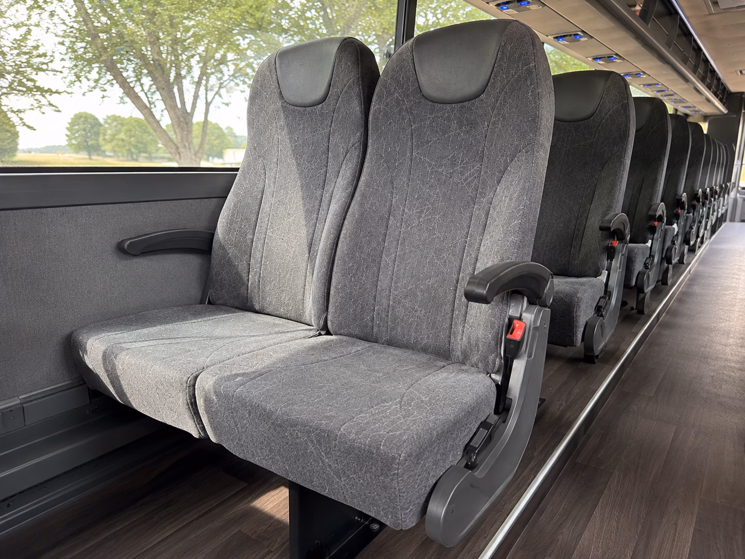 bus rentals for the richmond wine festival and virginia wine month events