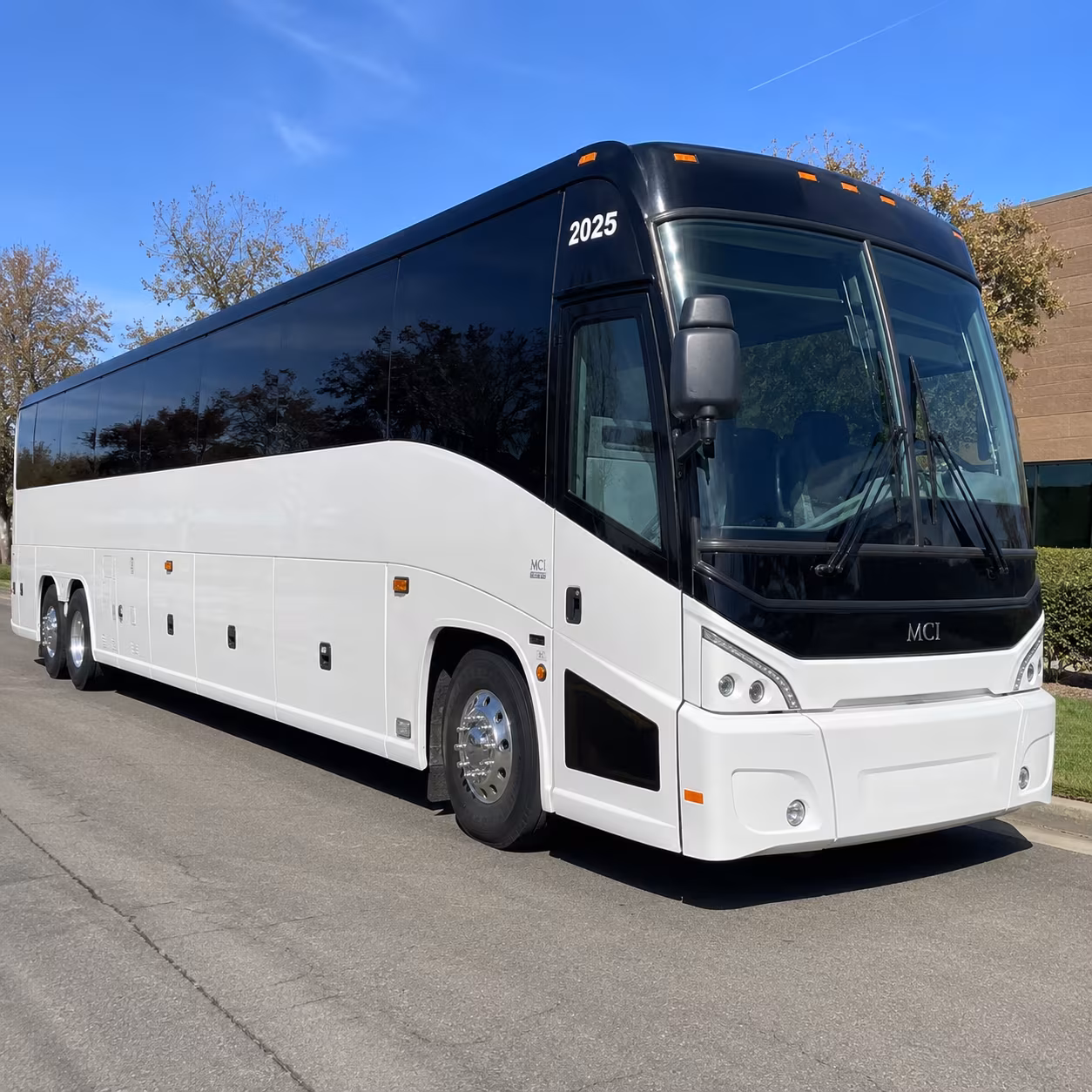 employee shuttle buses between downtown richmond and innsbrook